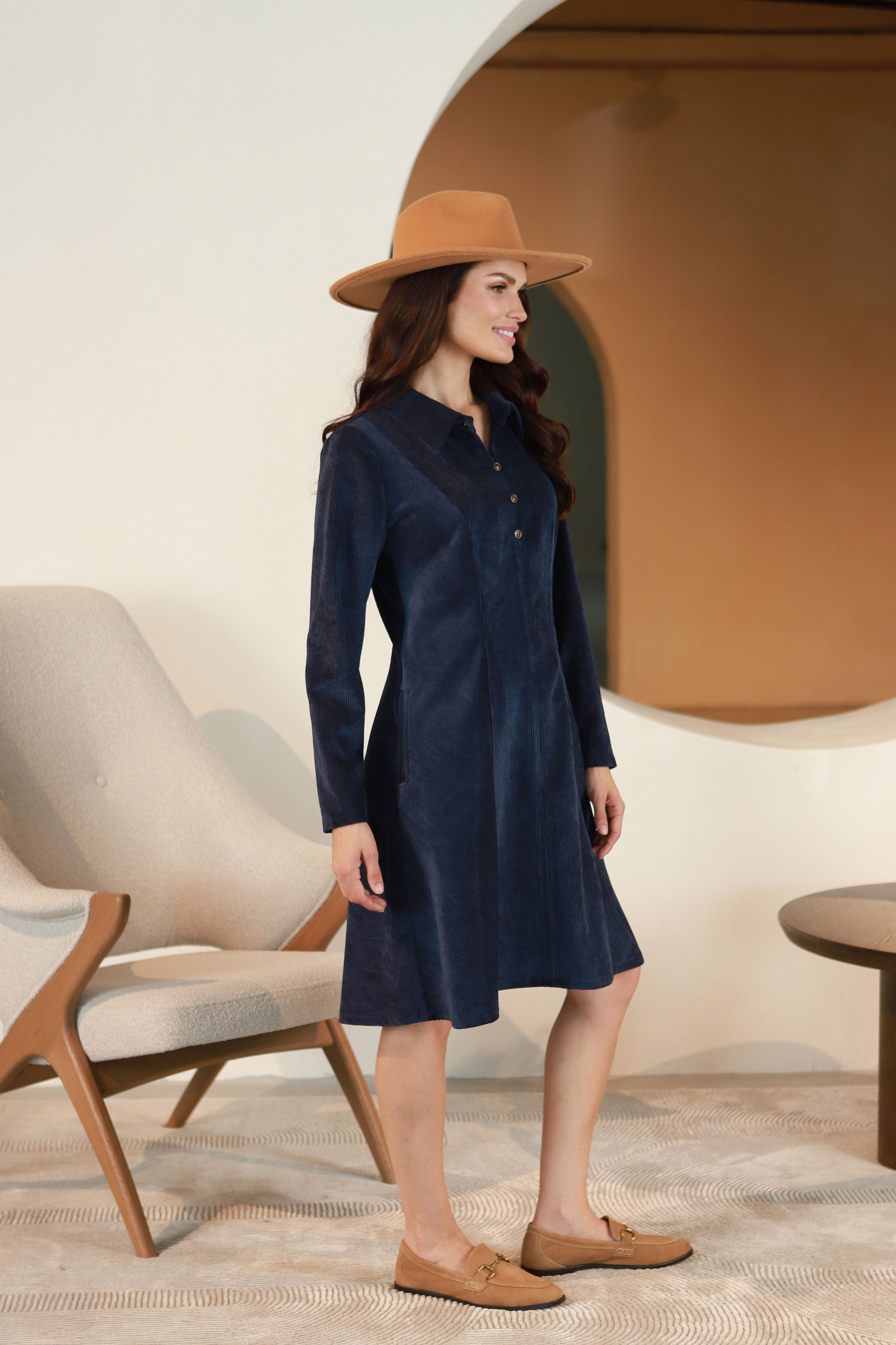 Velveto suknelė „SMARAGDA“ tamsiai mėlyna