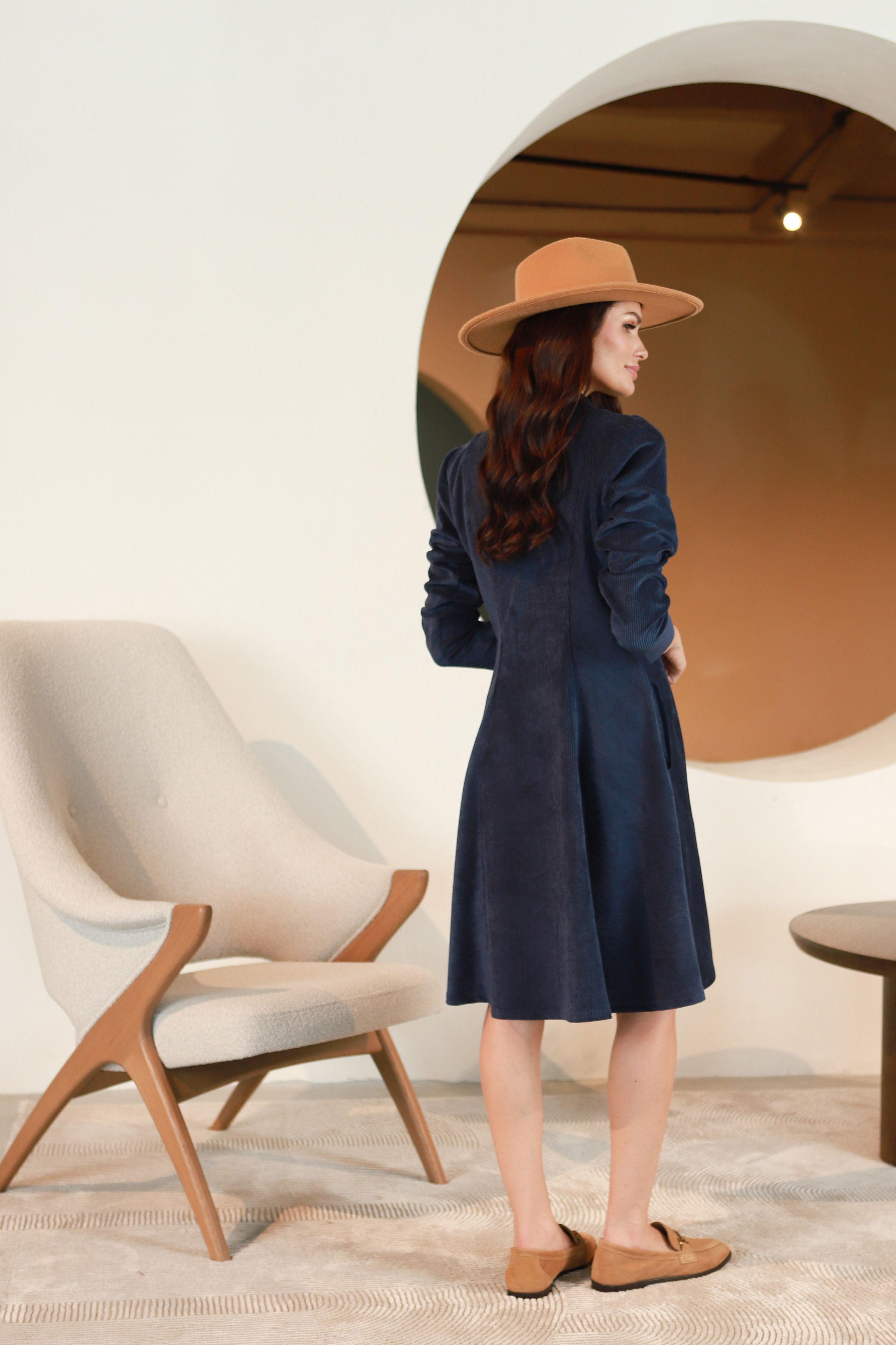 Velveto suknelė „SMARAGDA“ tamsiai mėlyna