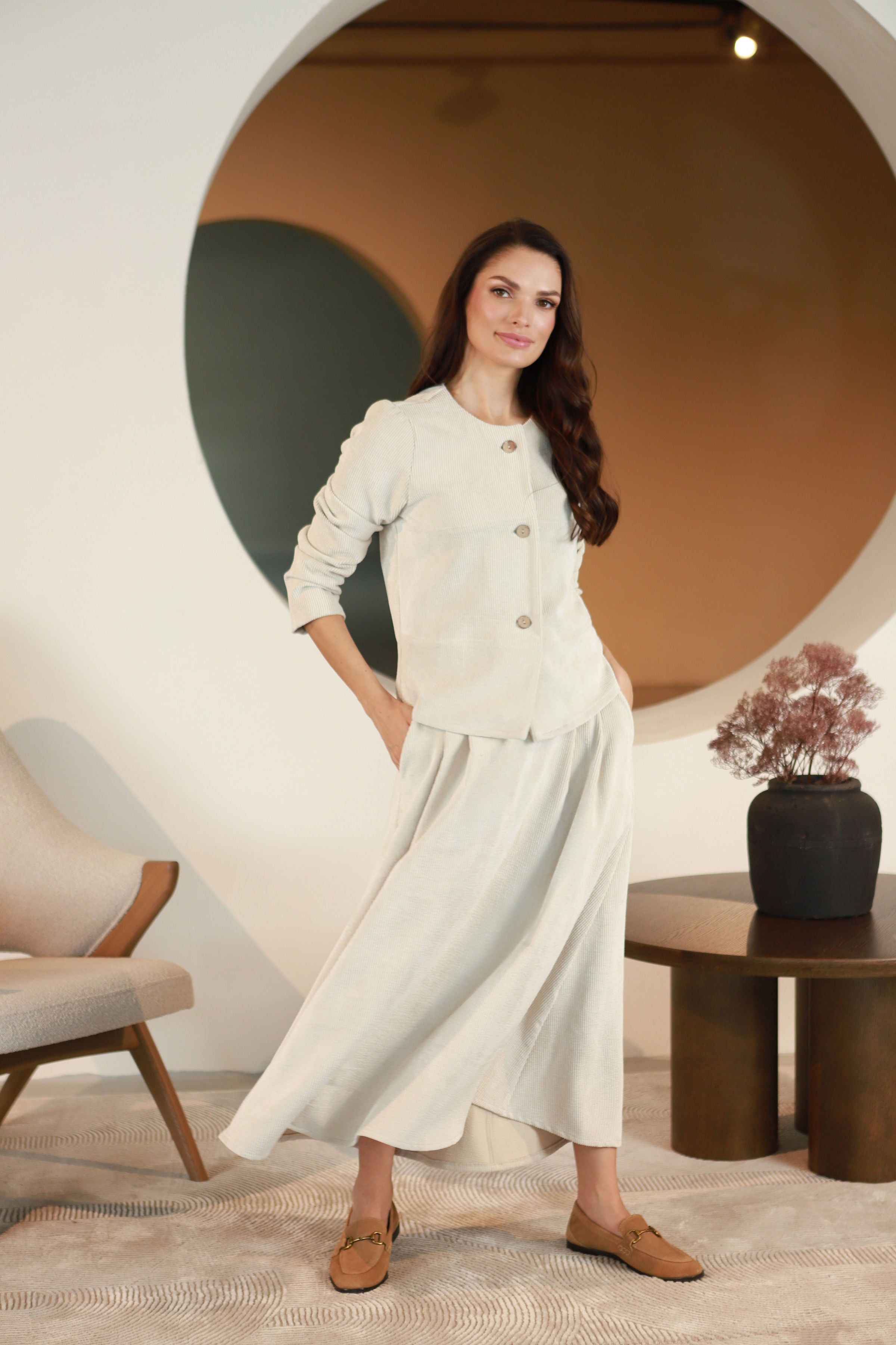 Ilgas velveto sijonas „KRISTALAS“ travertino smėlinė