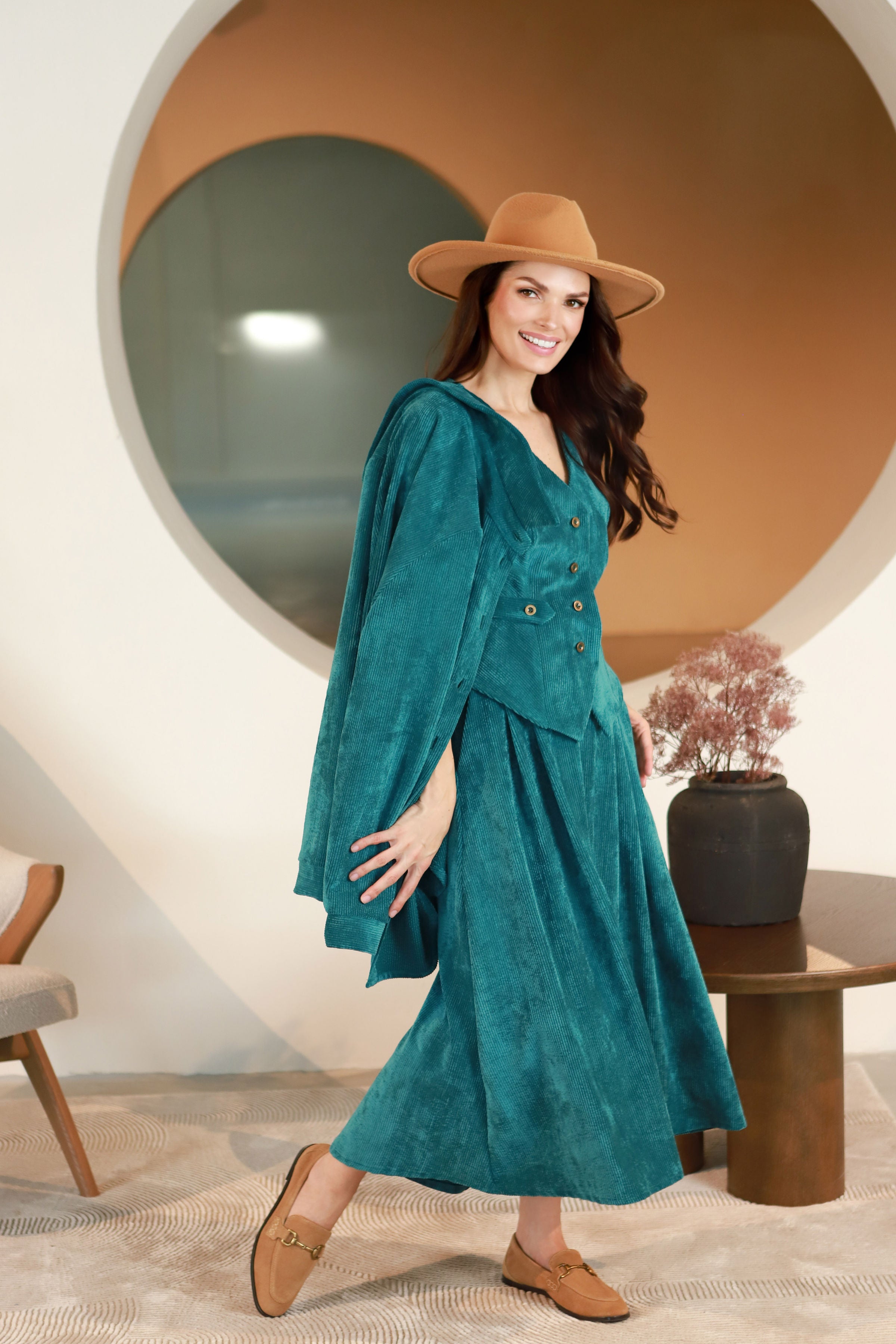 Ilgas velveto sijonas „KRISTALAS“ turkio žalia