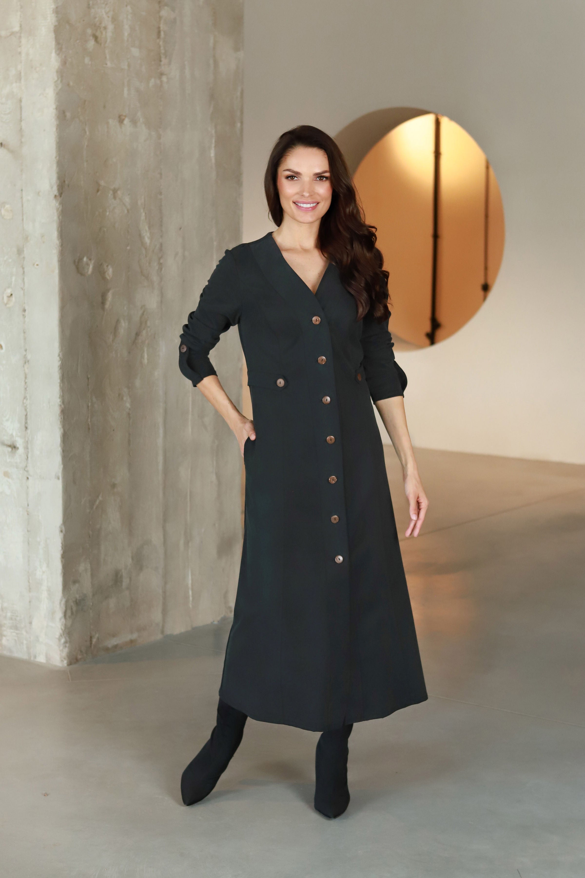 Susagstoma suknelė „SIDABRAS“ dūminio grafito pilka