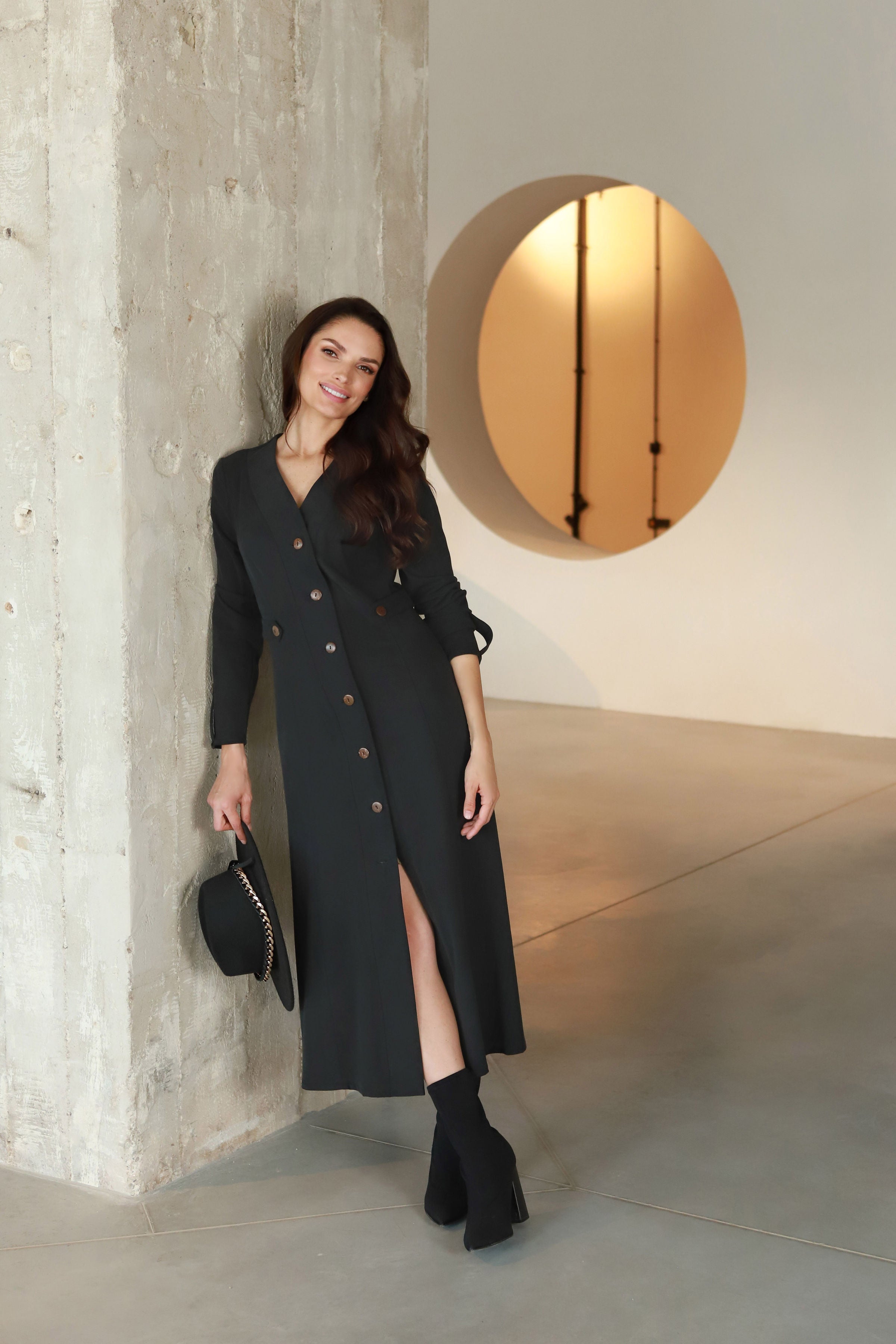 Susagstoma suknelė „SIDABRAS“ dūminio grafito pilka