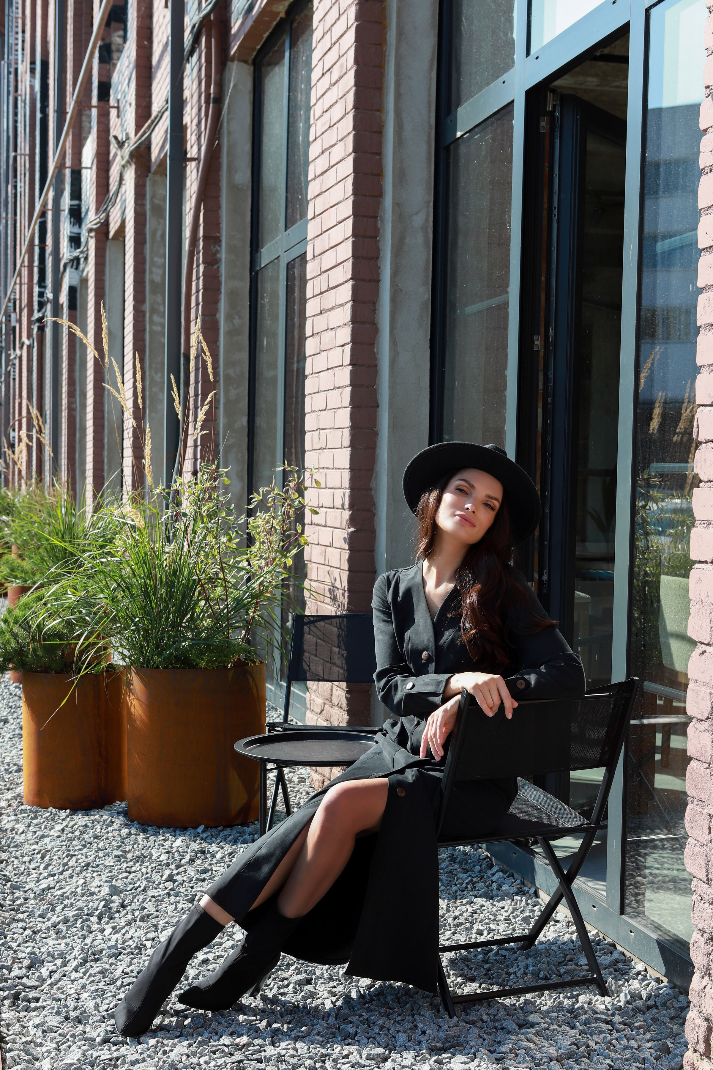 Susagstoma suknelė „SIDABRAS“ dūminio grafito pilka