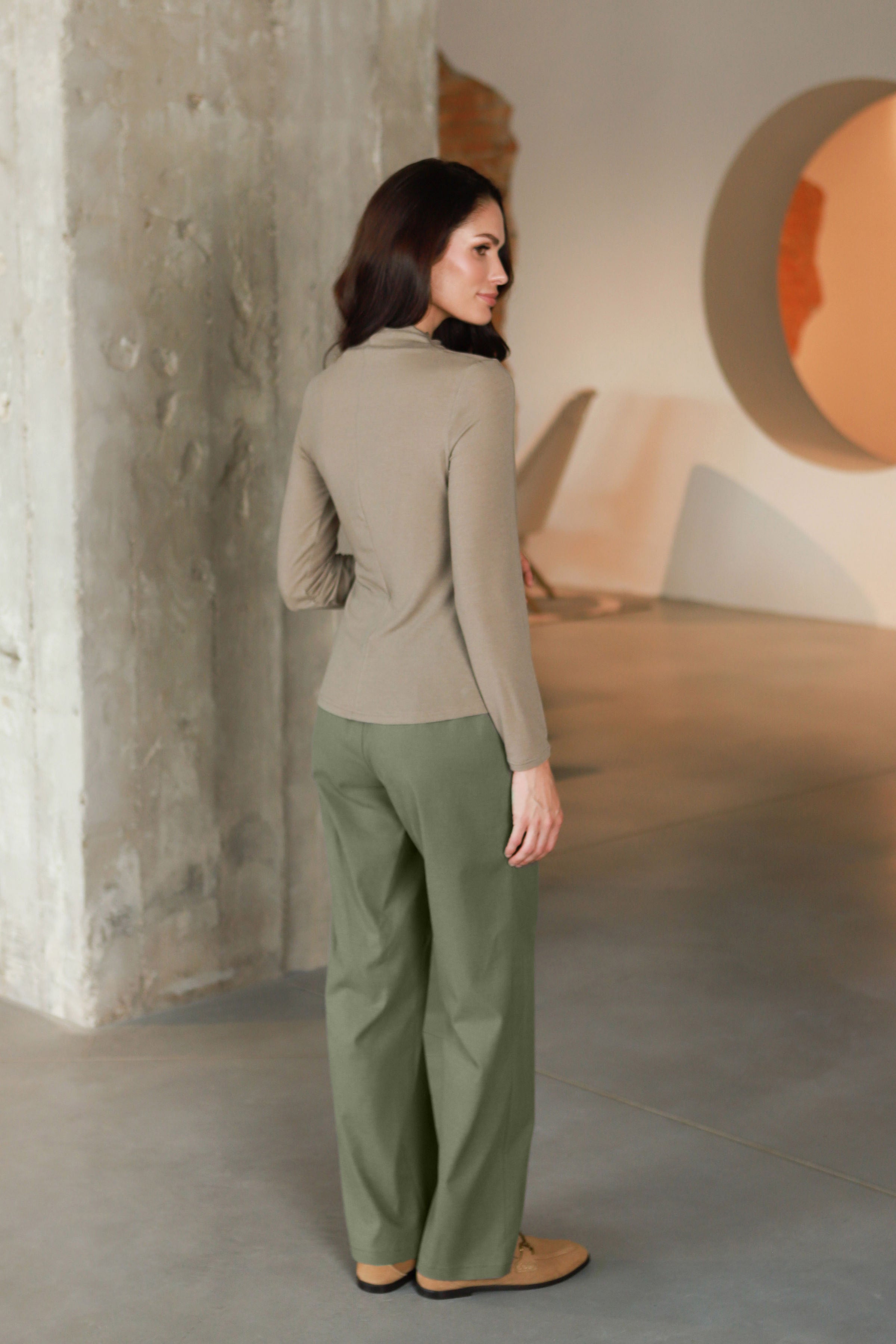 Klasikinės kelnės „BRONZA“ alyvuogių pilka