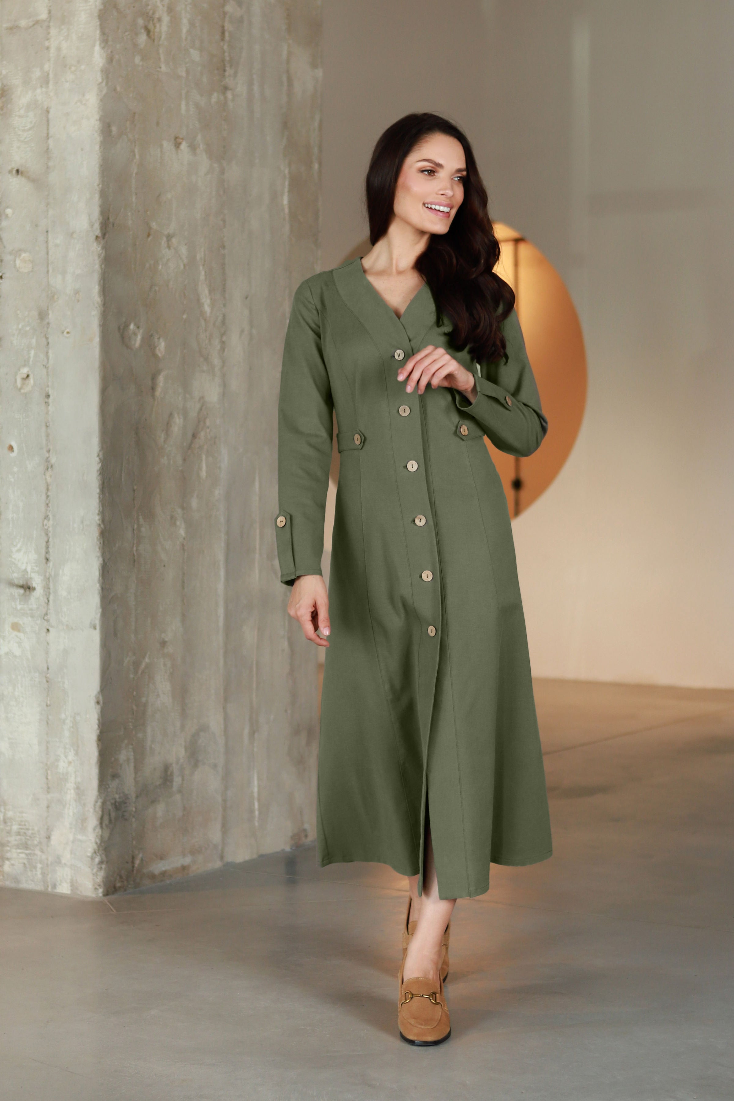 Susagstoma suknelė „SIDABRAS“ alyvuogių pilka