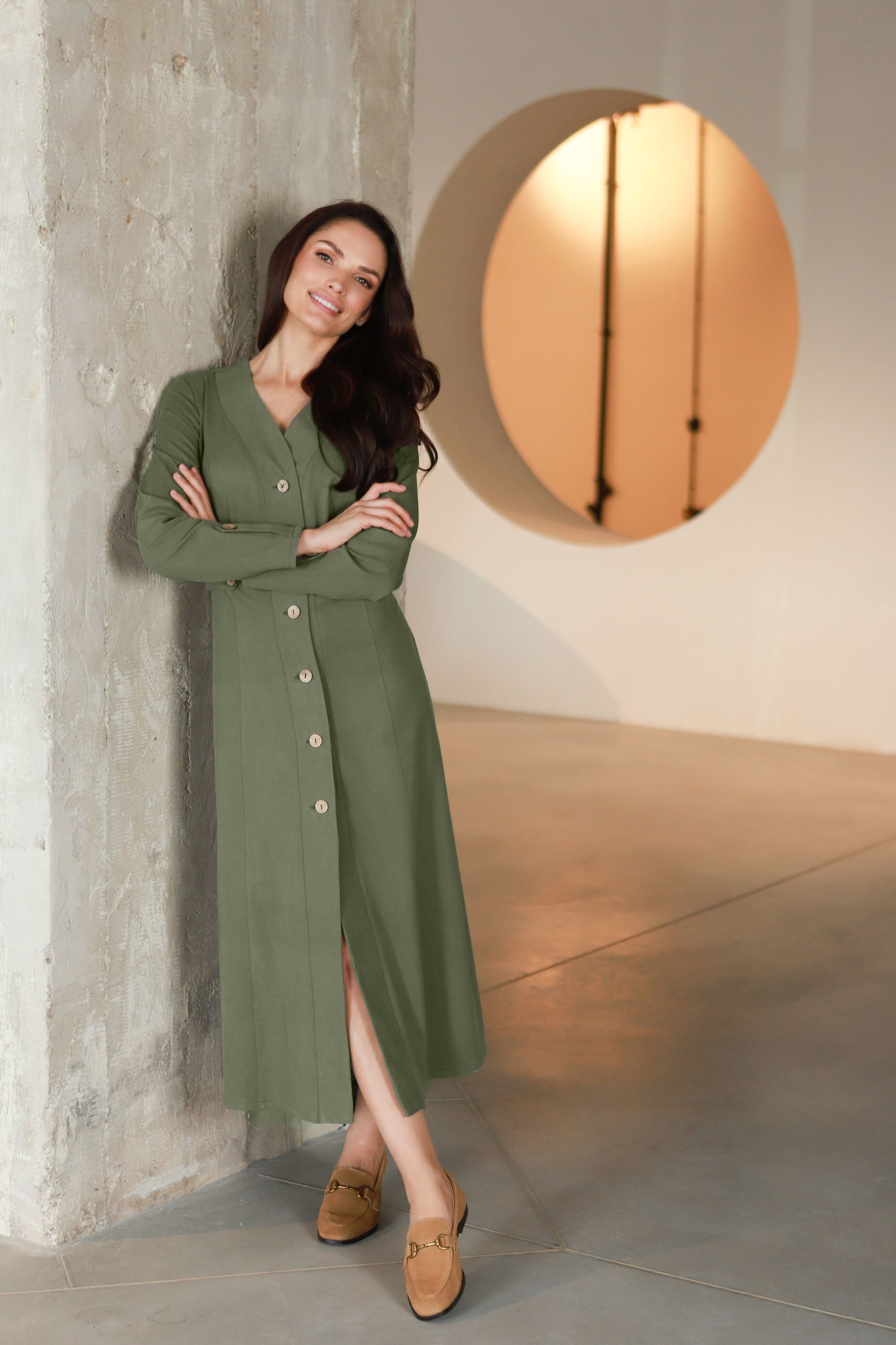 Susagstoma suknelė „SIDABRAS“ alyvuogių pilka