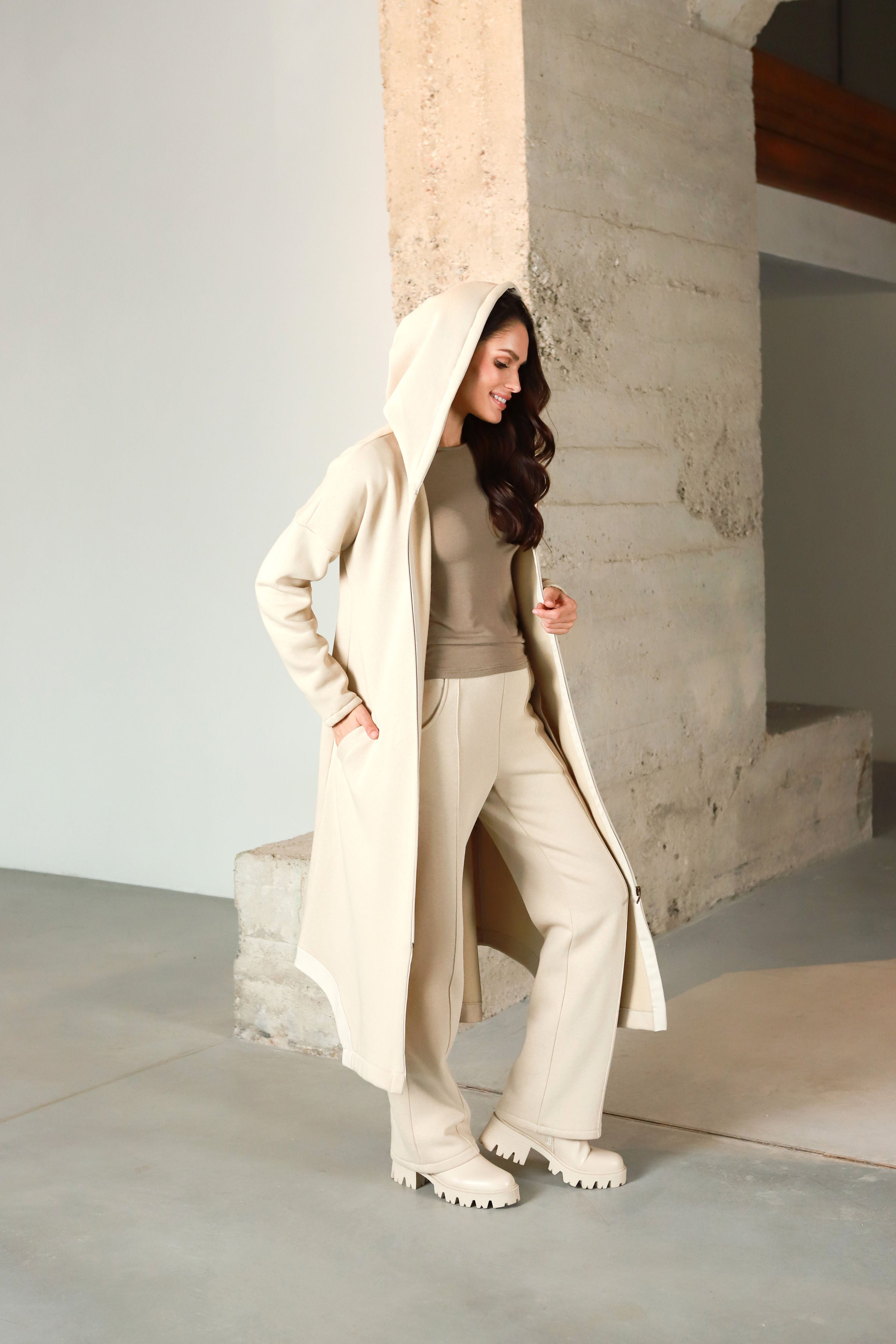 Medvilnės su pūkeliu ilgas švarkas su užtrauktuku „ANYŽIUS“ perlo smėlinė