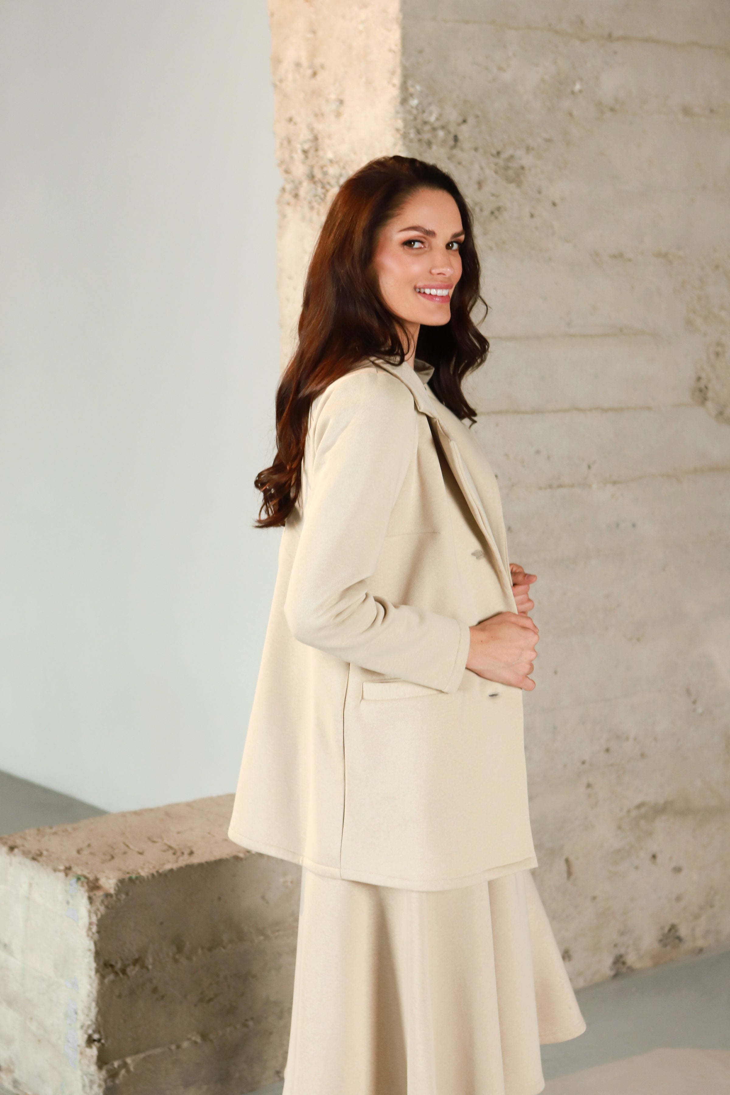 Medvilnės su pūkeliu klasikinis švarkelis „KUMINAS“ perlo smėlinė