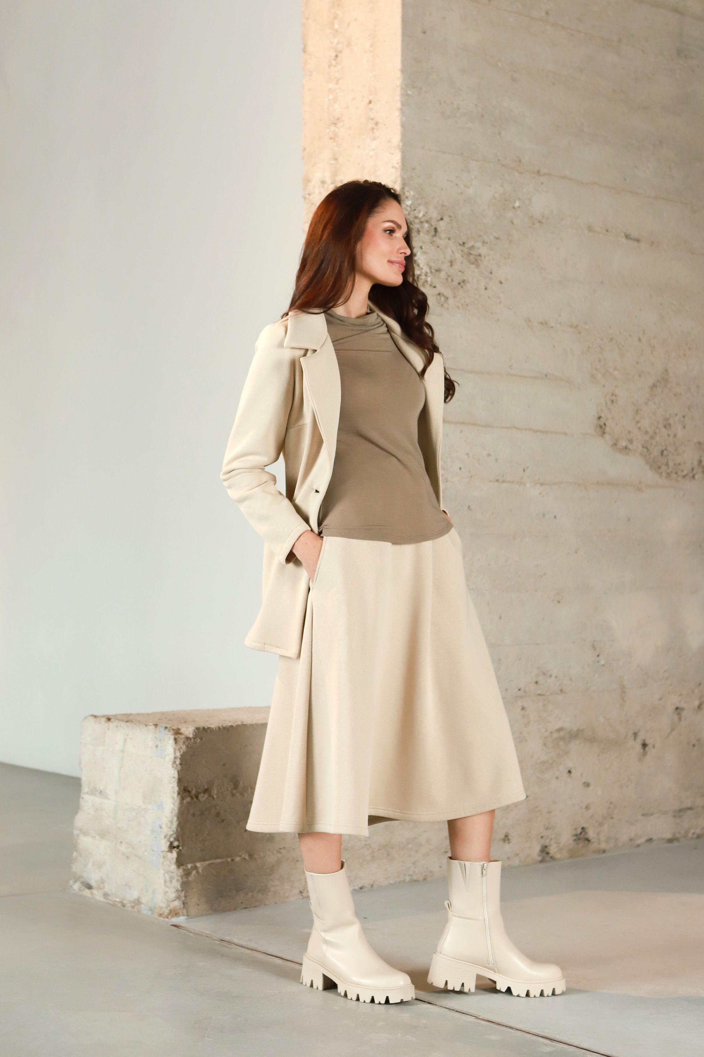 Medvilnės su pūkeliu klasikinis švarkelis „KUMINAS“ perlo smėlinė