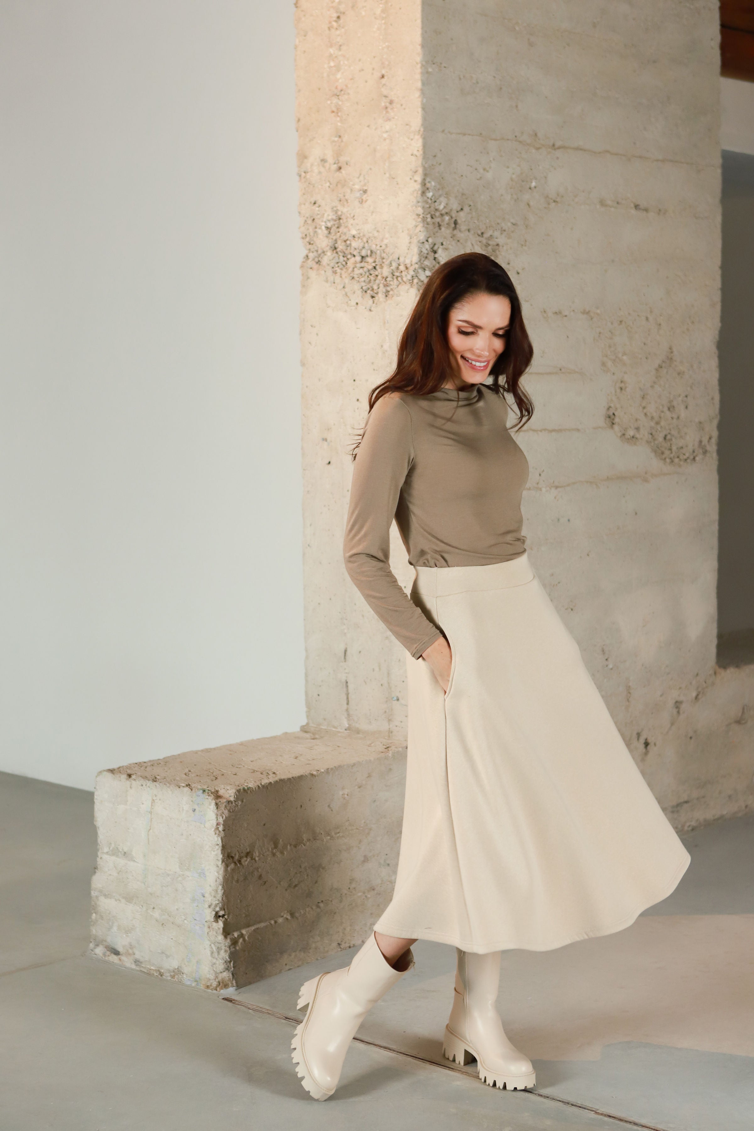 Medvilnės su pūkeliu sijonas „ANISAS“ perlo smėlinė