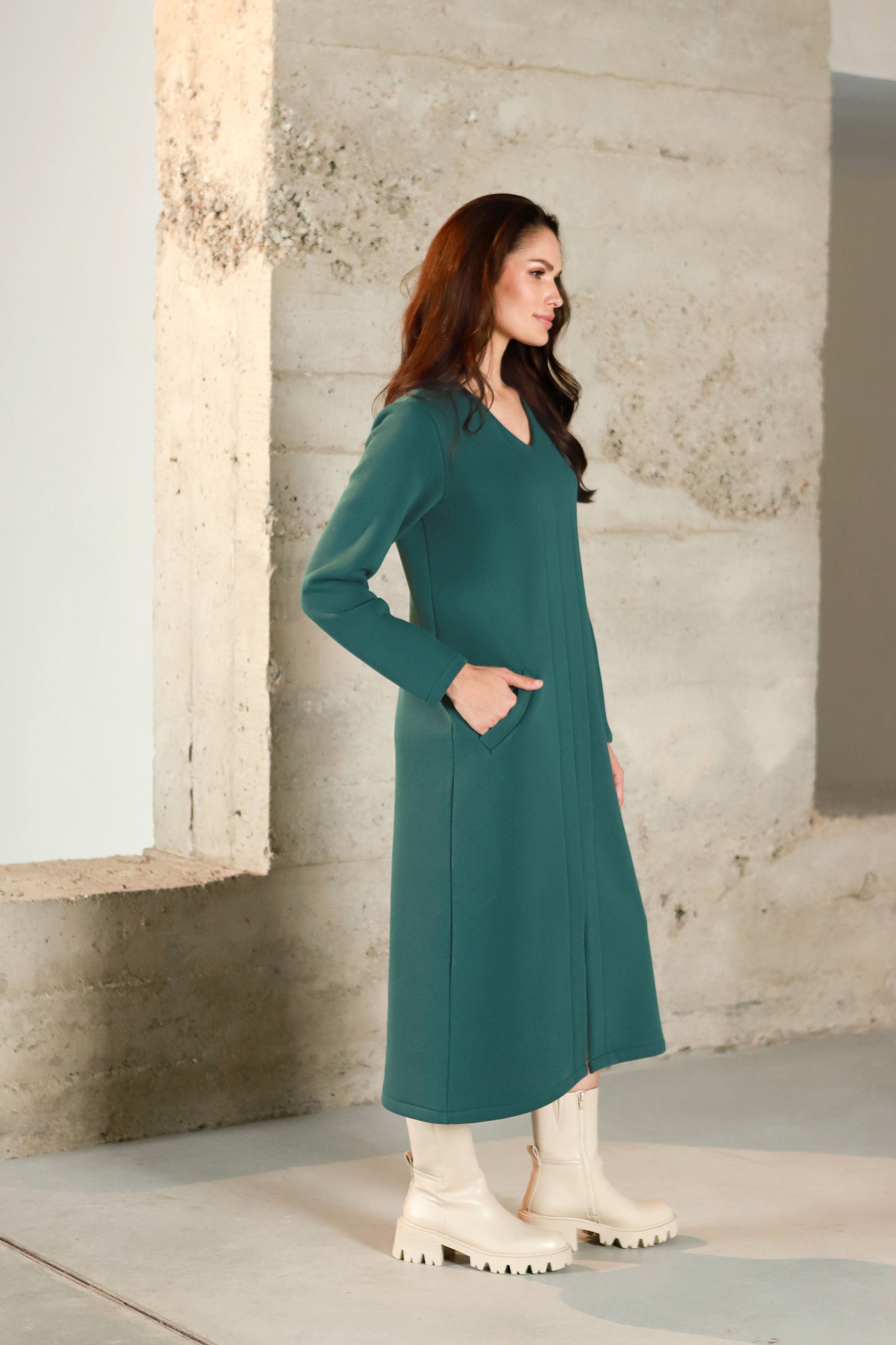 Pusilgė medvilnės su pūkeliu suknelė „VANILĖ“ vandenyno t. žalia