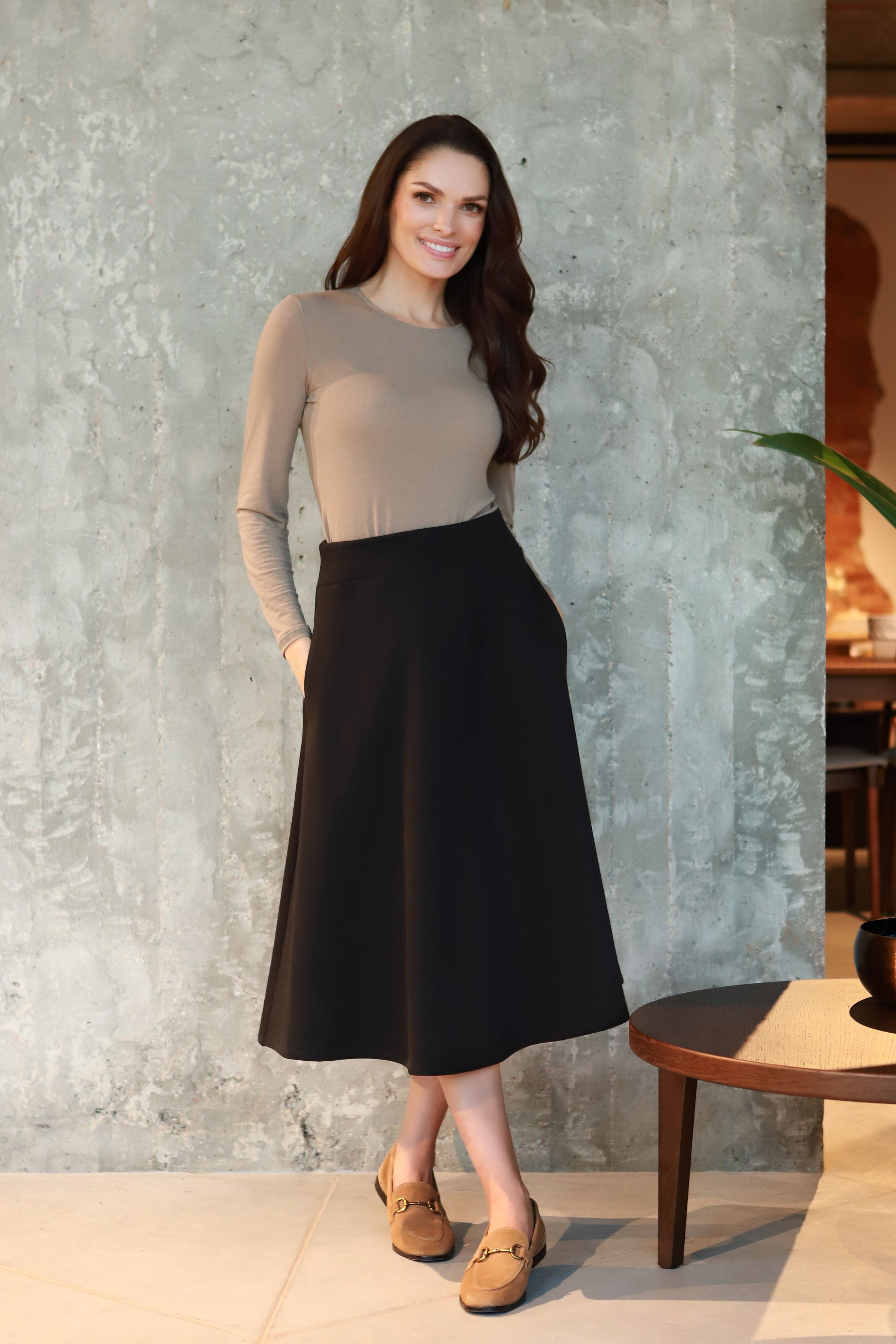 Medvilnės su pūkeliu sijonas „ANISAS“ juoda