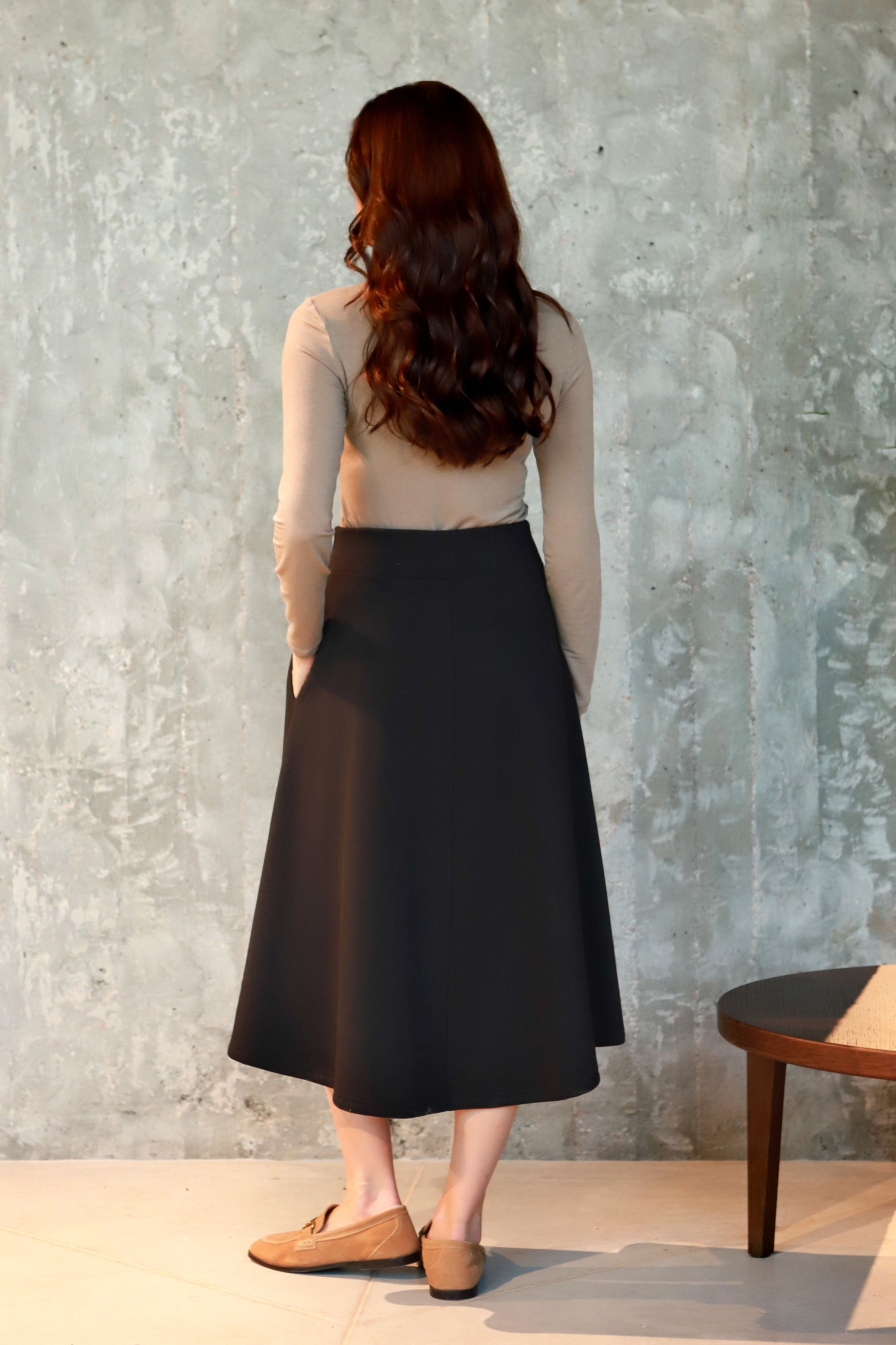 Medvilnės su pūkeliu sijonas „ANISAS“ juoda