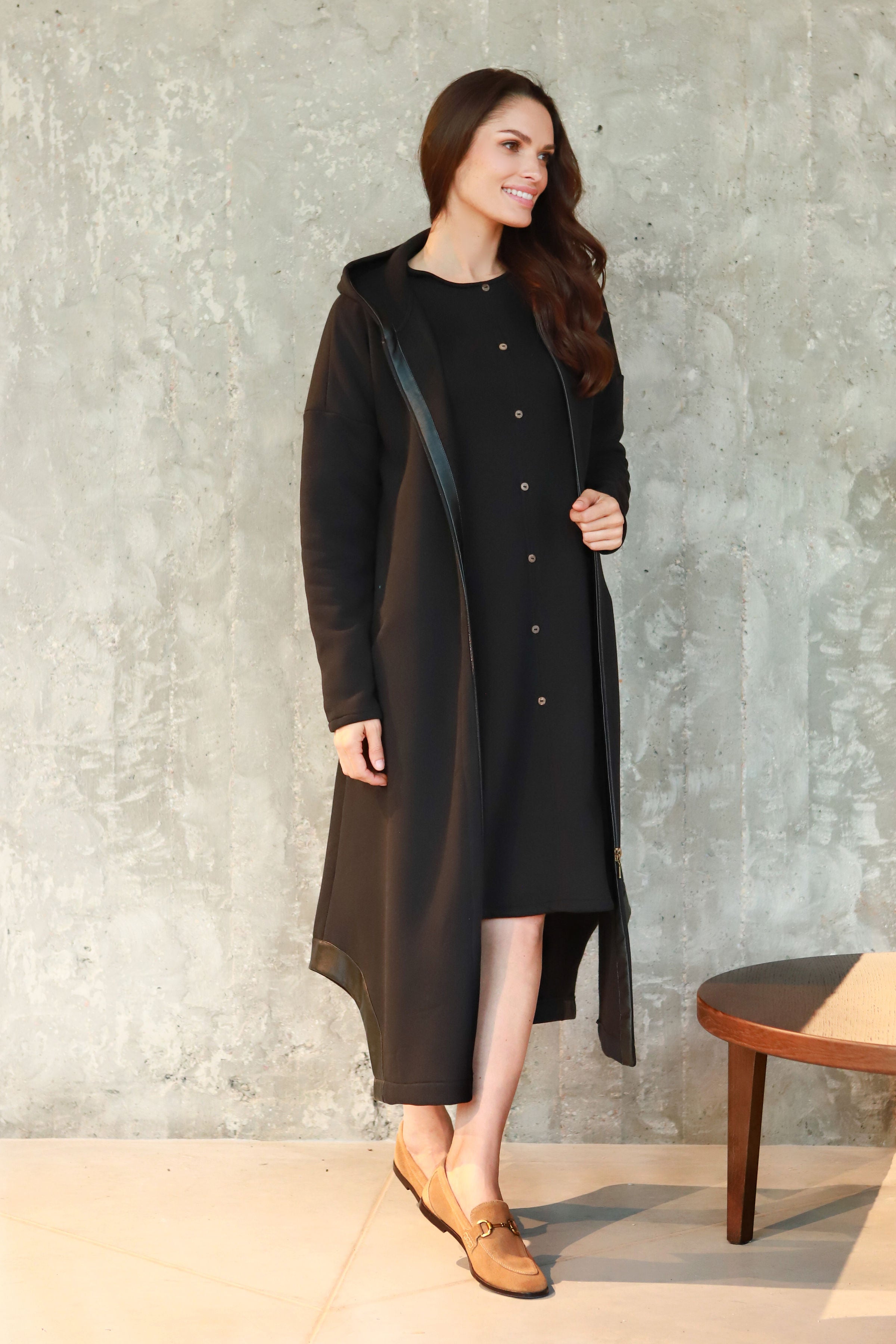 Medvilnės su pūkeliu ilgas švarkas su užtrauktuku „ANYŽIUS“ juoda