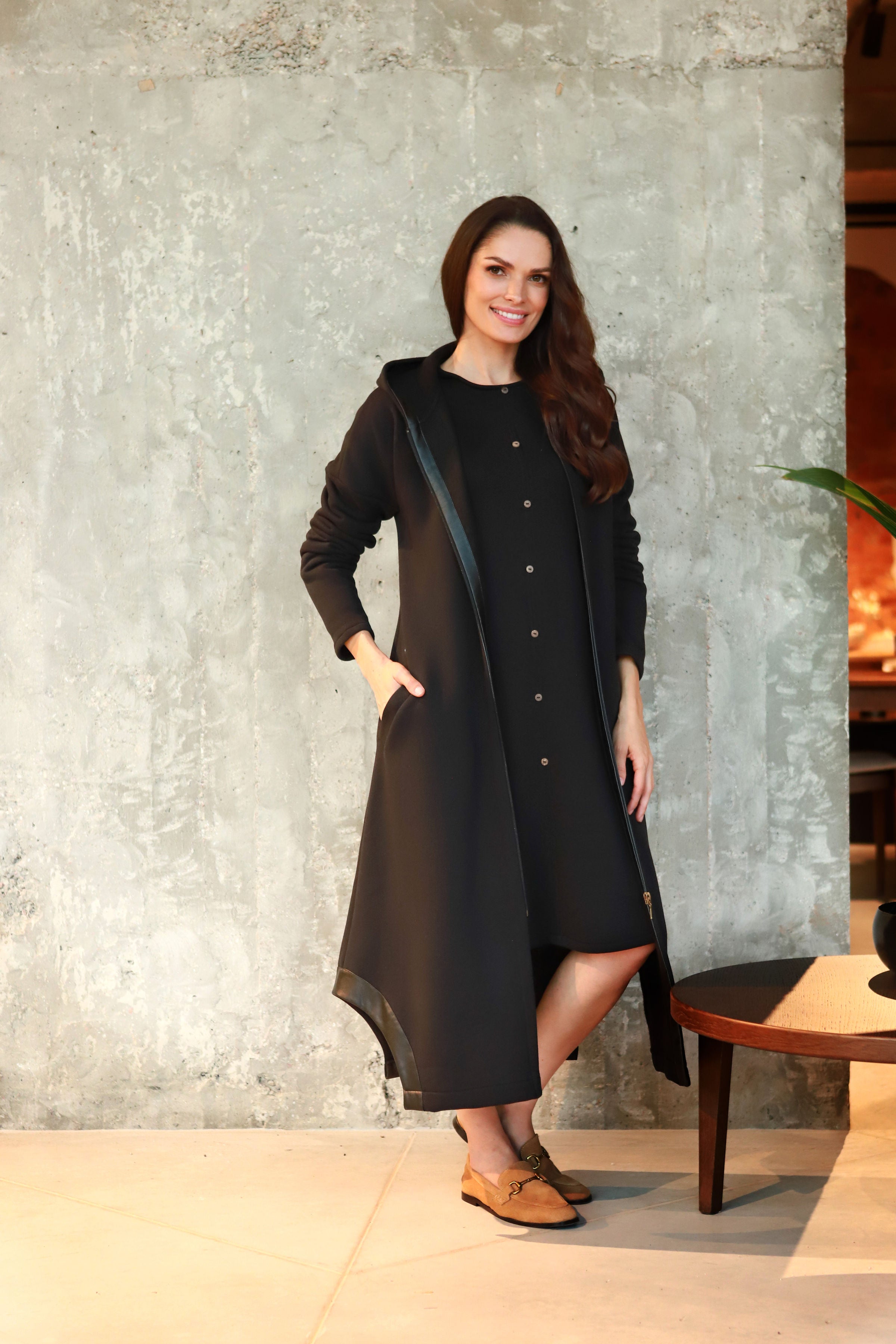 Medvilnės su pūkeliu ilgas švarkas su užtrauktuku „ANYŽIUS“ juoda