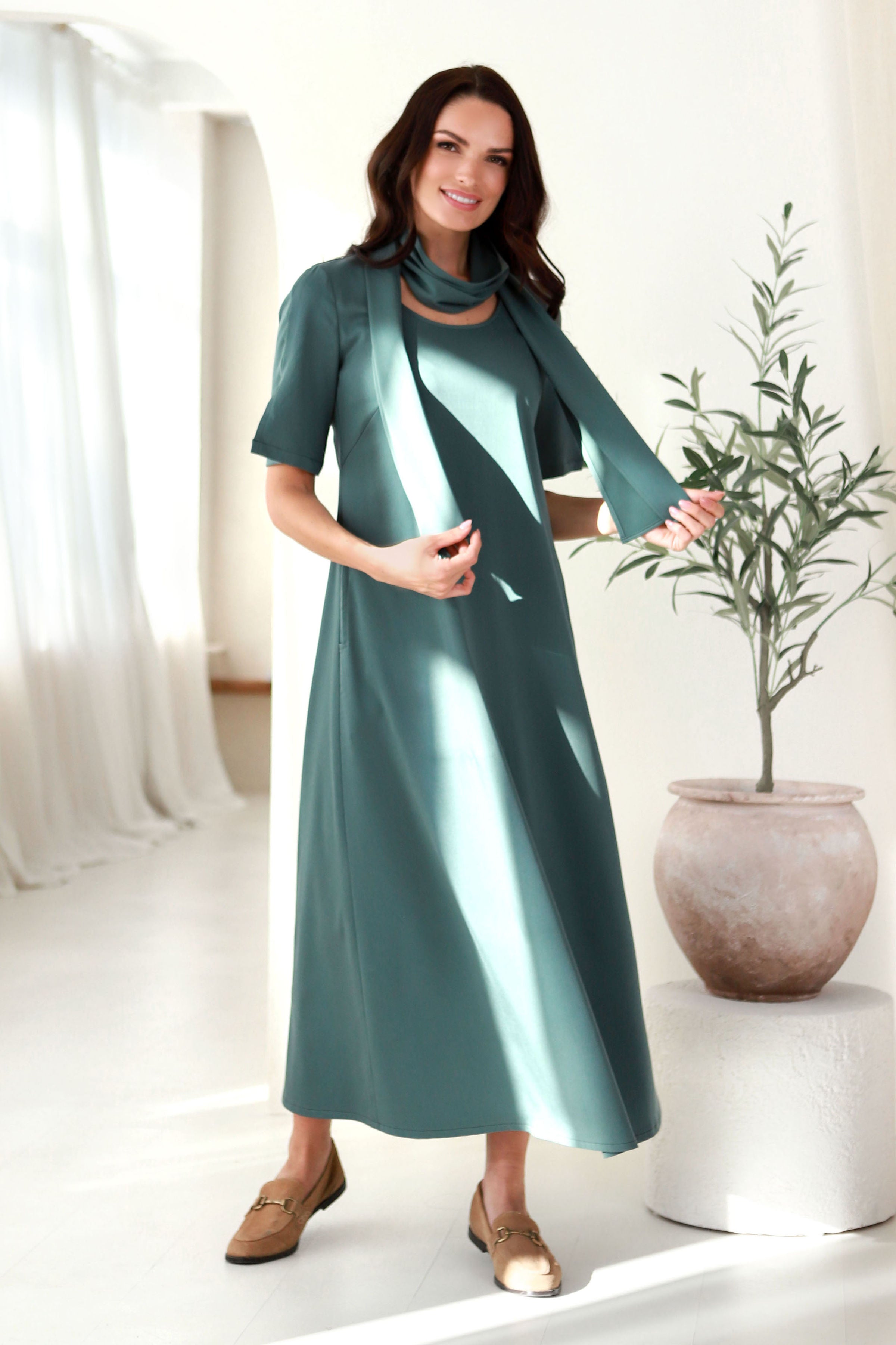 Ilga suknelė „SVAJA“ eukalipto žalia