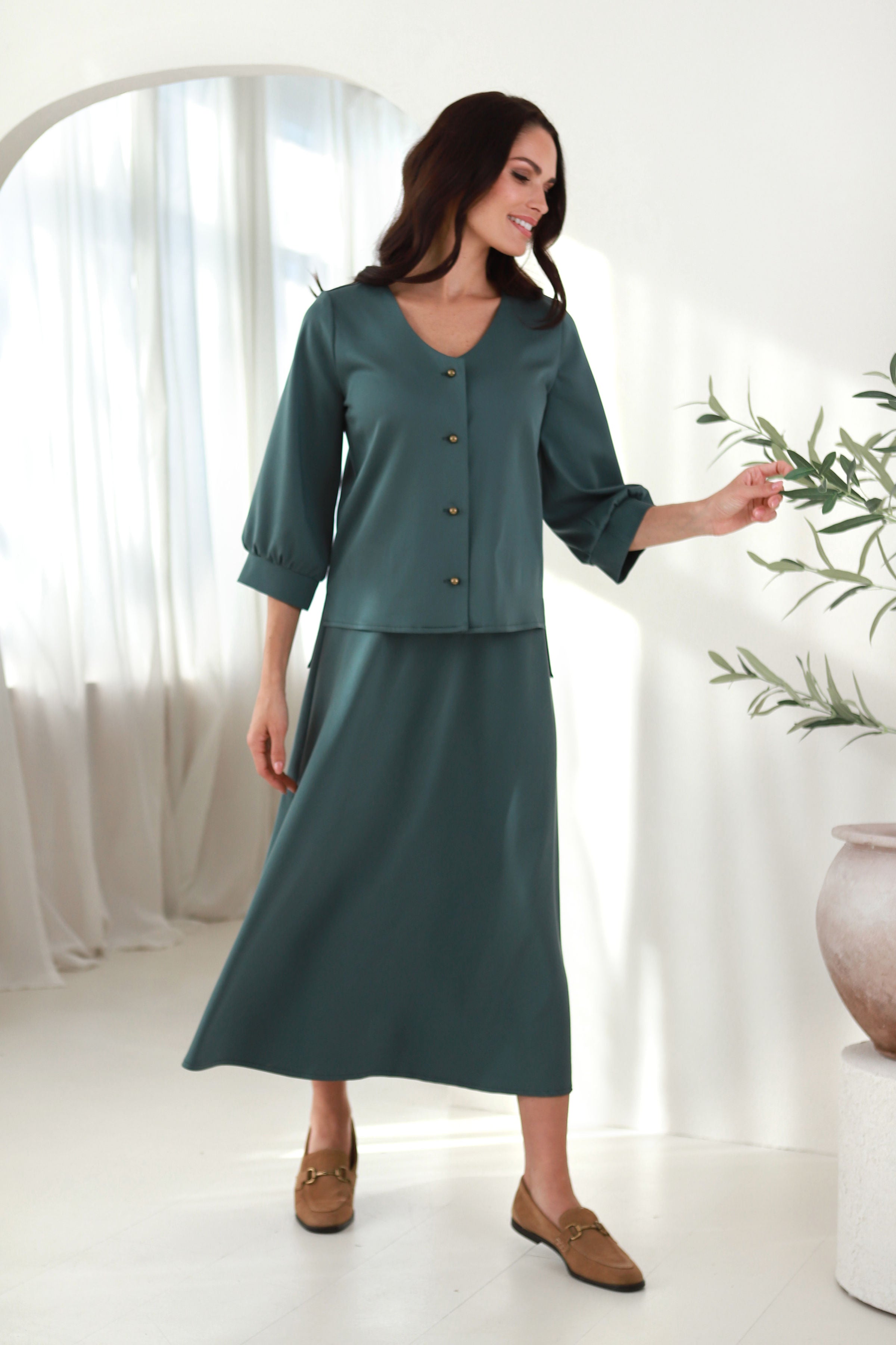 Sijonas „ATSPINDYS“ eukalipto žalia