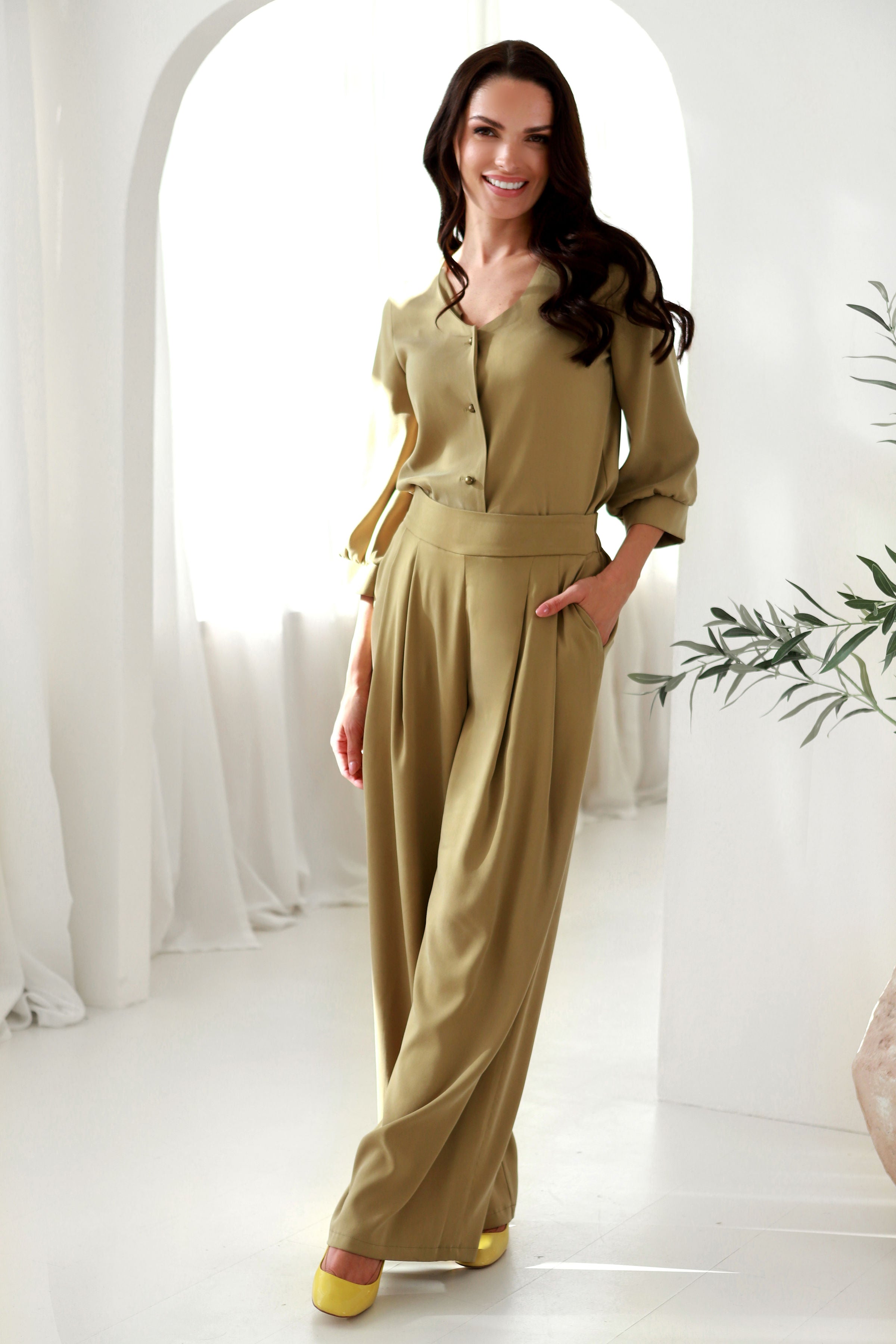 Kelnės „AIDAS“ alyvuogių žalia