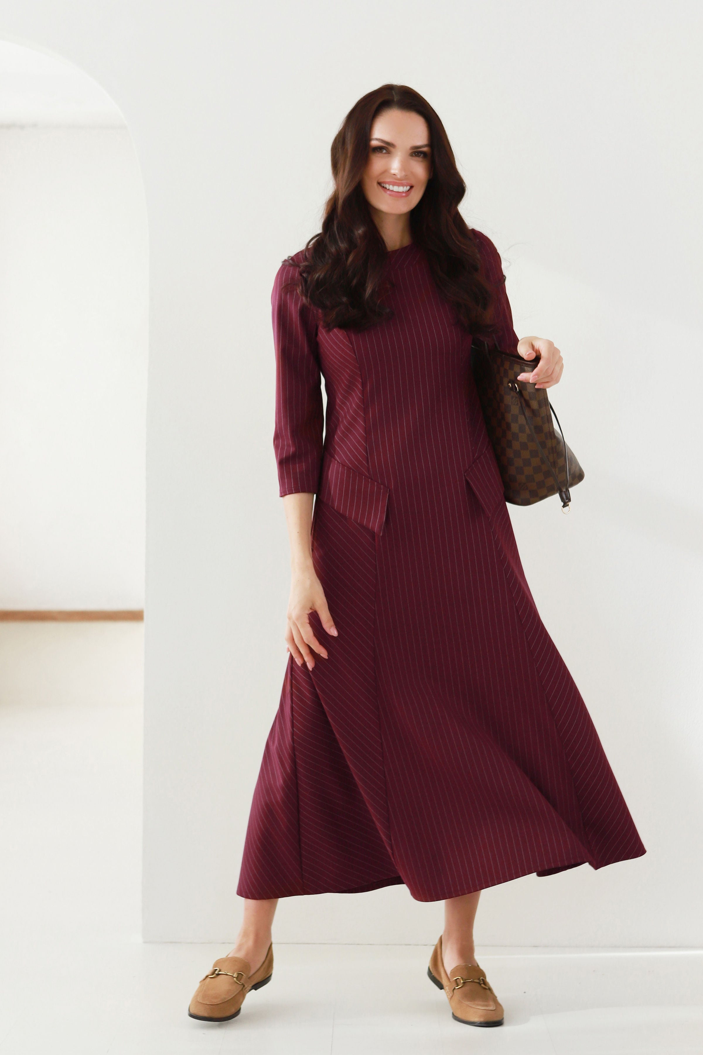 Ilga suknelė „DARNA“ raudonmedžio dryžuota