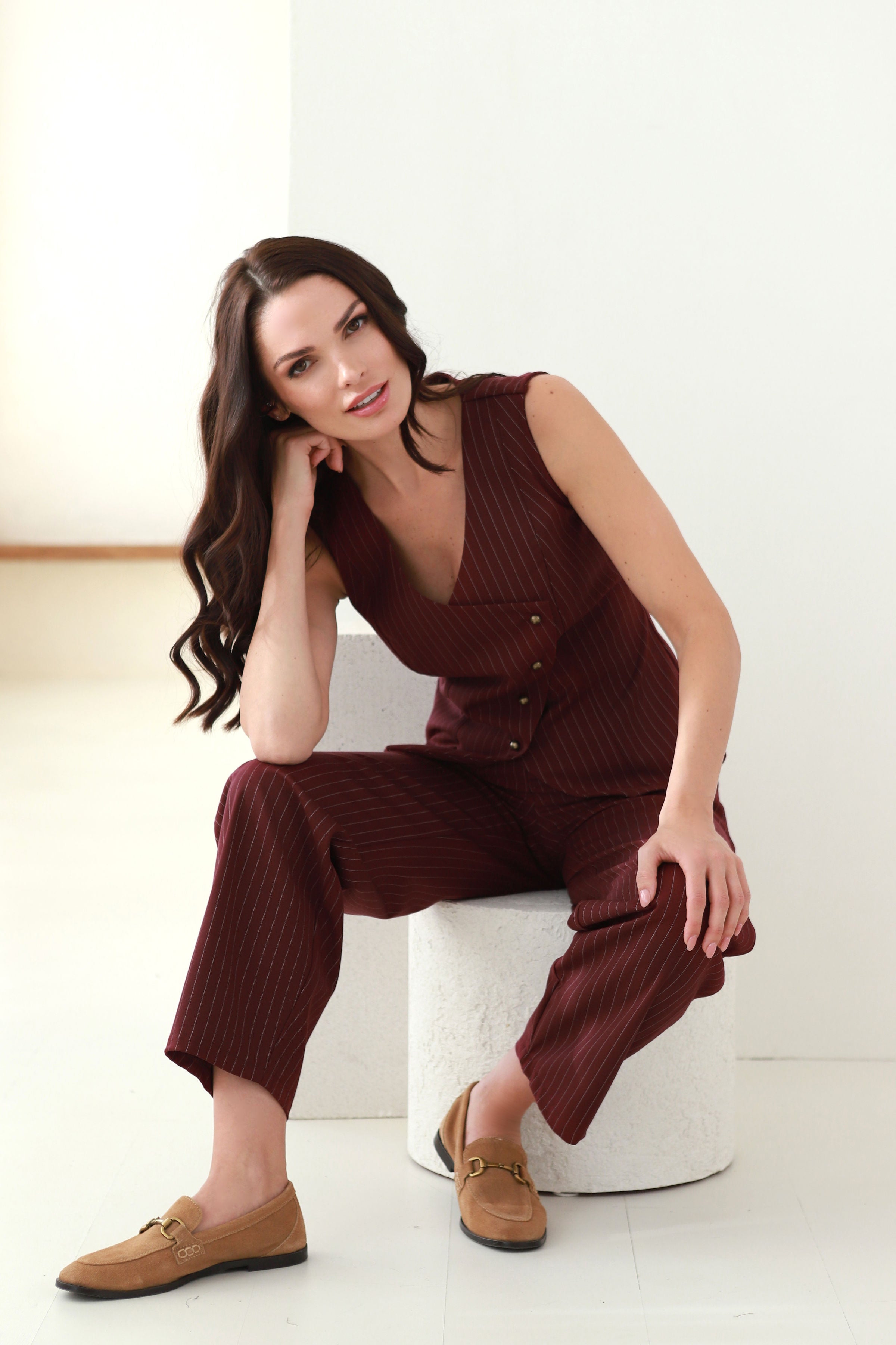 Trumpa liemenė „MIRAŽAS“ raudonmedžio dryžuota