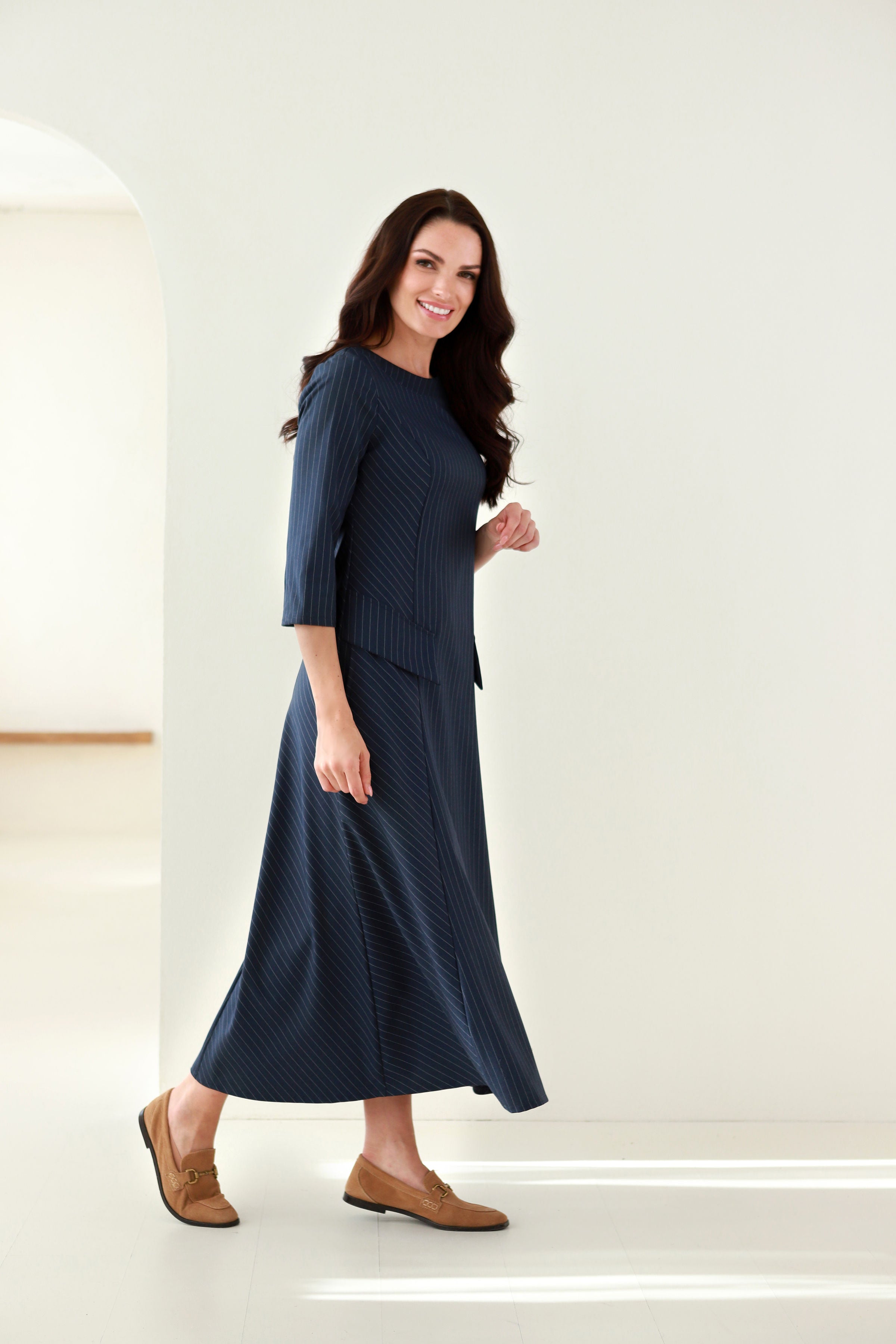 Ilga suknelė „DARNA“ mėlyna dryžuota