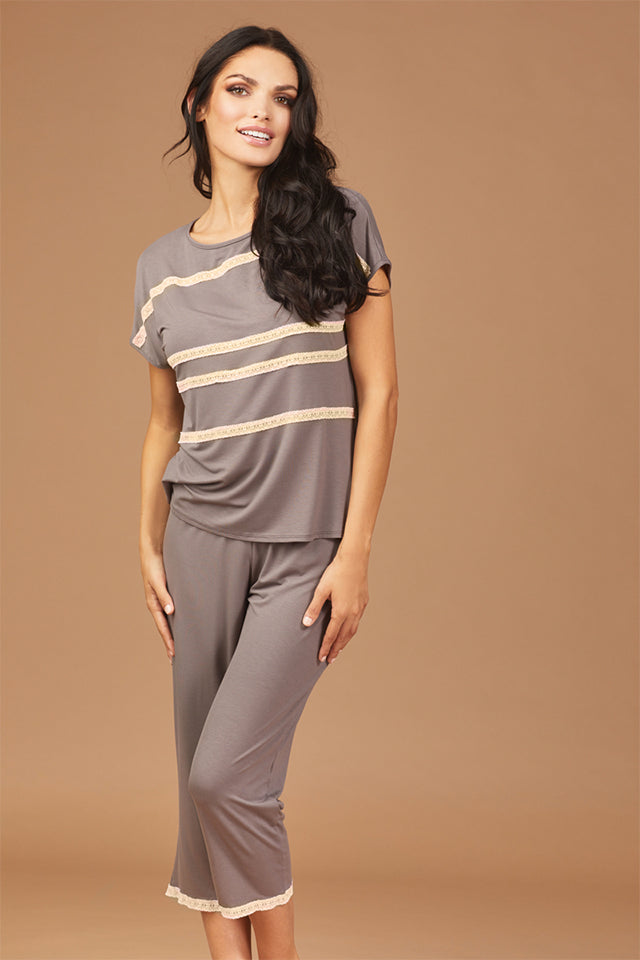 Viskozinė pižama su bridžais "NARA" kakavinė