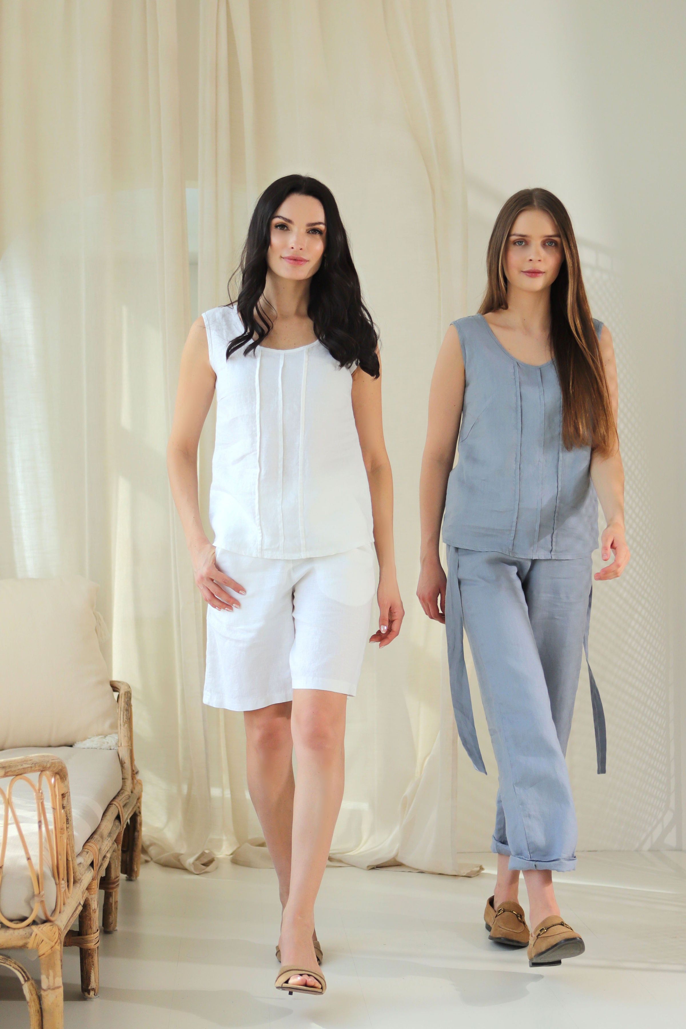 Sleeveless blouse “BRIZA” white