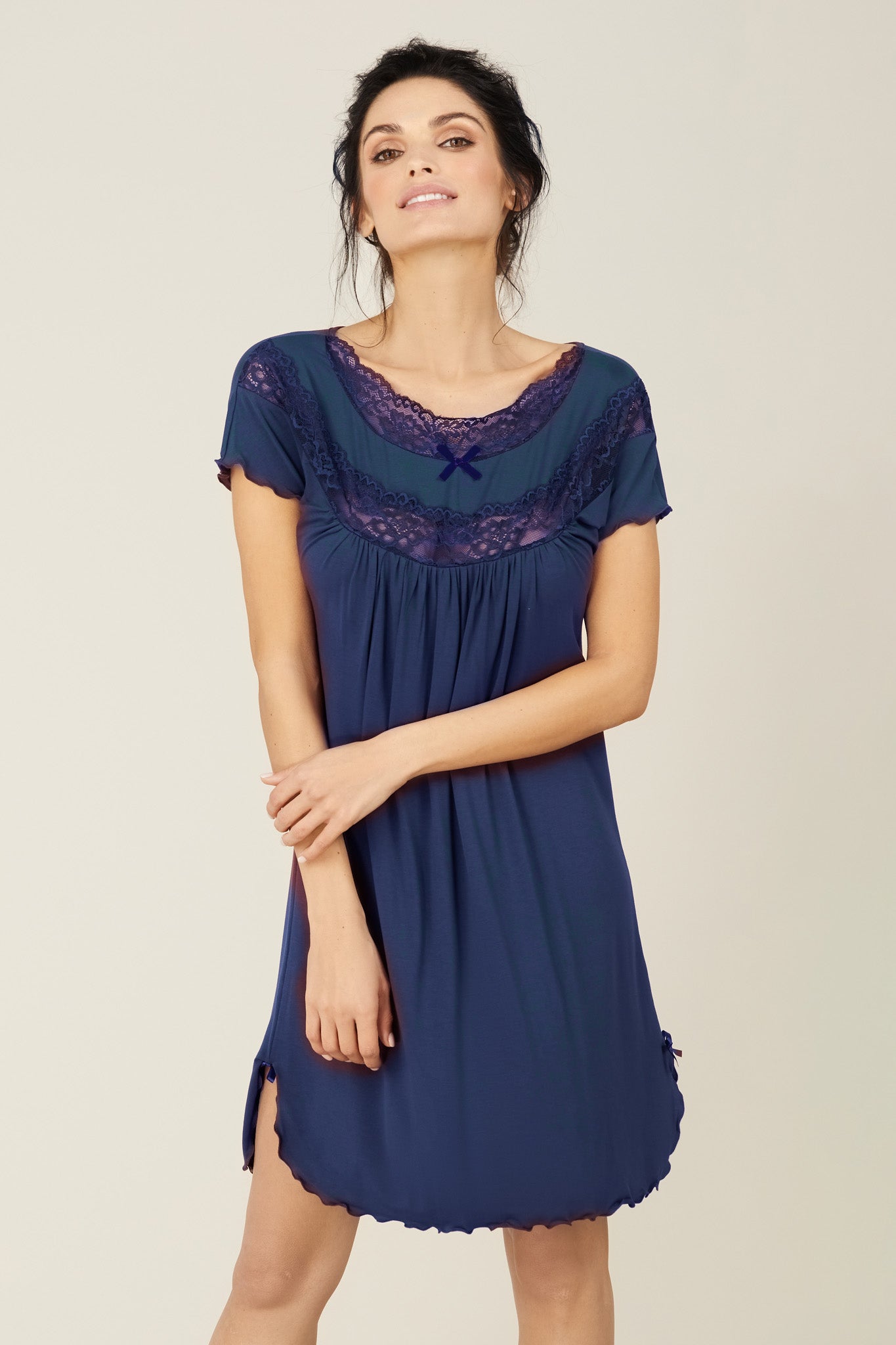 Laisvi naktinukai su nėriniais "MYSTIQUE" tamsiai mėlyna