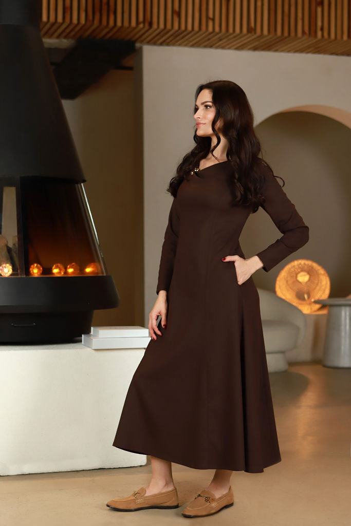 Suknelė „KLASIKA“ šokoladinė