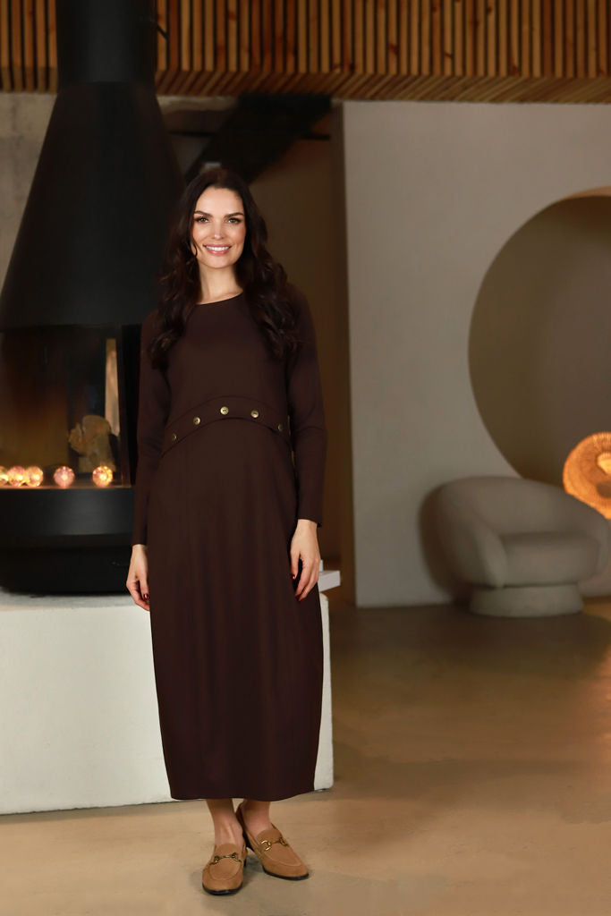 Suknelė su sagutėmis „BANGA“ šokoladinė