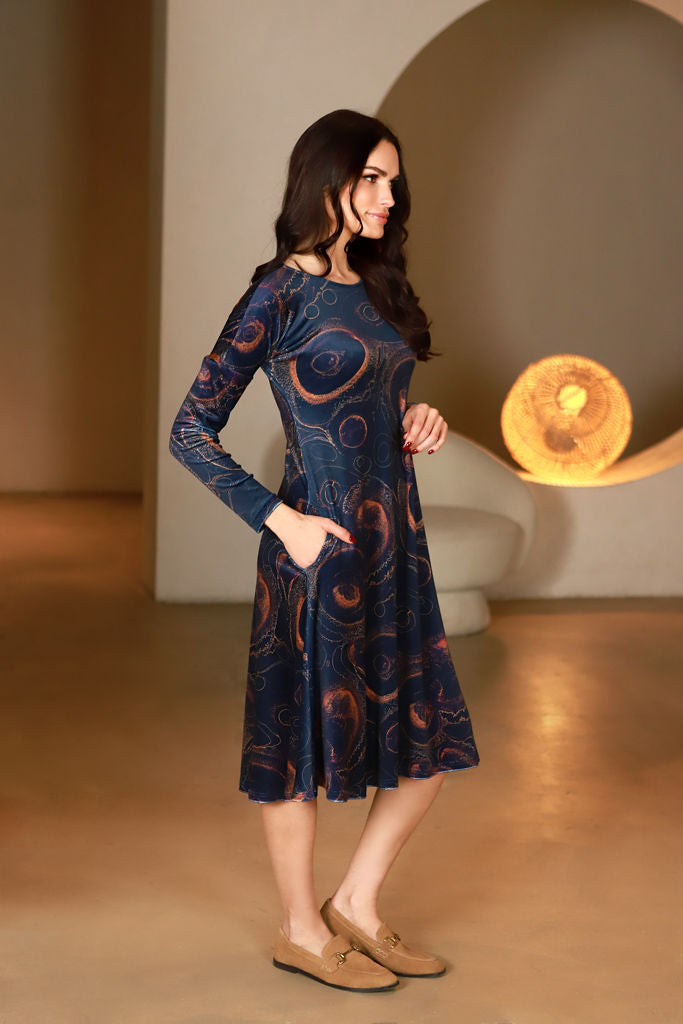 Trumpa veliūrinė suknelė "ORBITA" žvaigždynų mėlyna