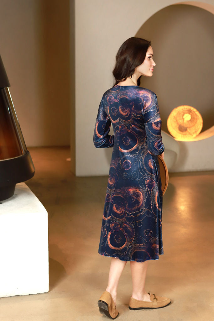 Trumpa veliūrinė suknelė "ORBITA" žvaigždynų mėlyna