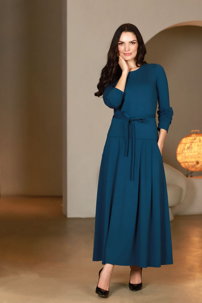 Trikotažinė ilga suknelė „VAKARĖ“ tamsi vandenyno