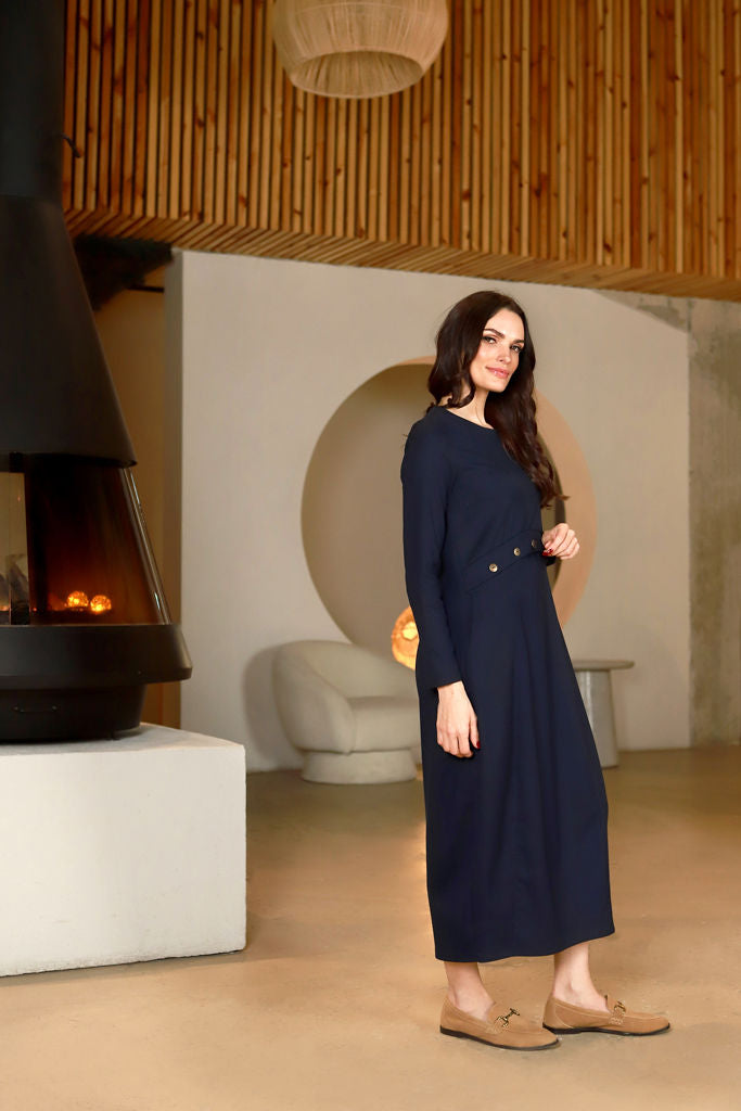 Suknelė su sagutėmis „BANGA“ gili mėlyna