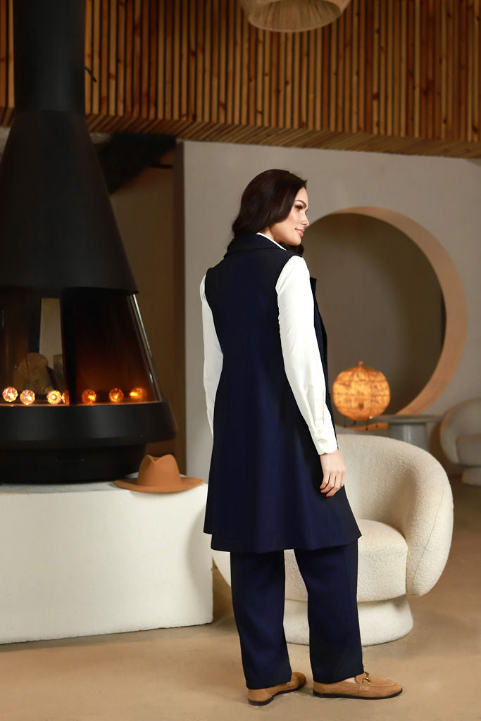 Ilga liemenė „LINIJA“ gili mėlyna