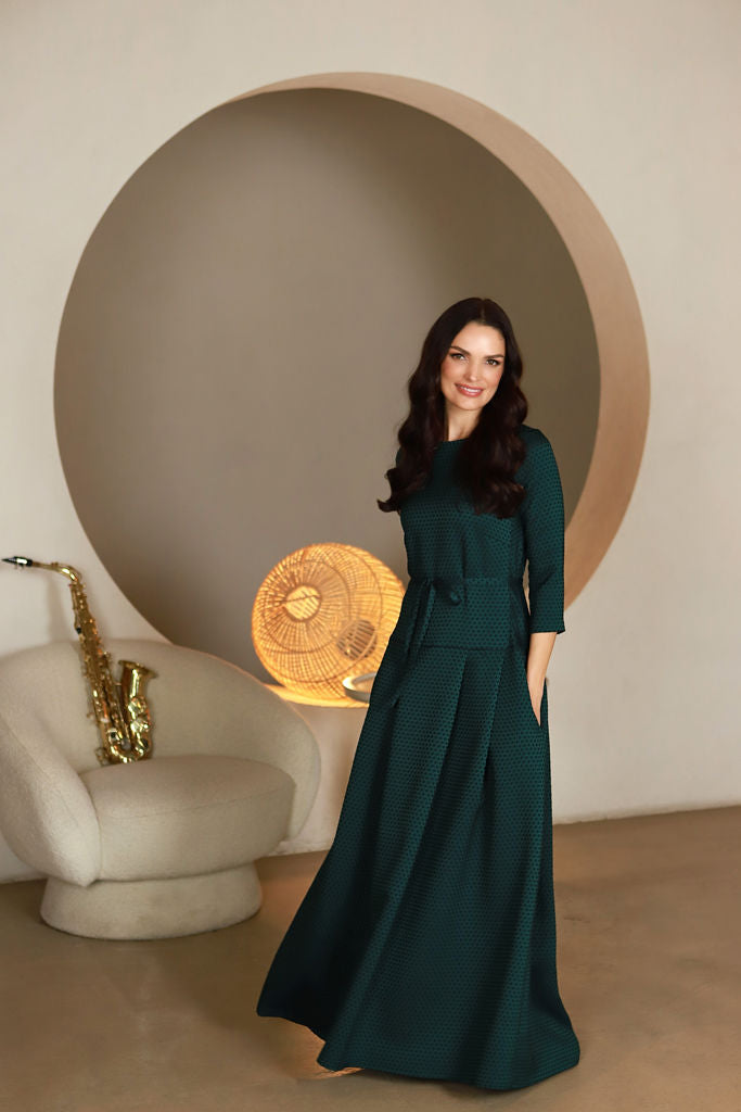 Ilga, žakardo viskozės suknelė  „AKIMIRKA“ žvilgantis smaragdas