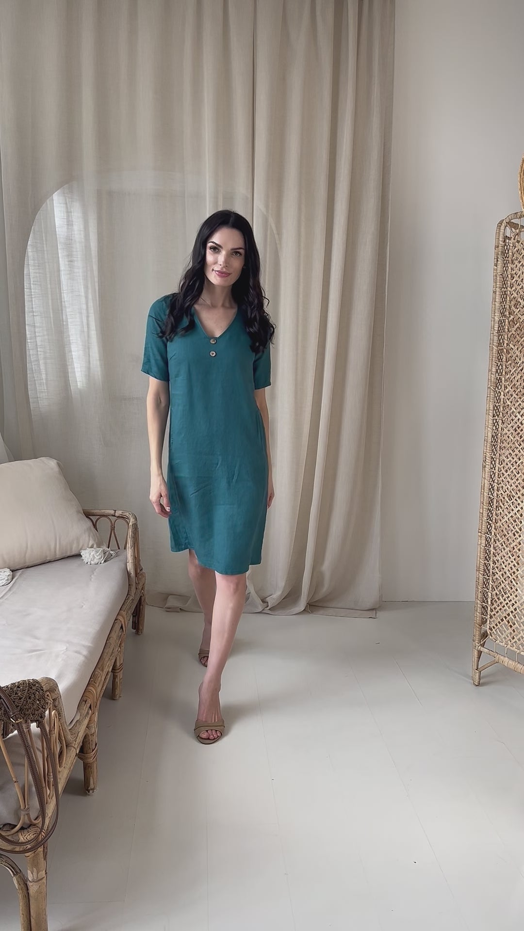 Short button-front dress “UPĖ” lagoon green