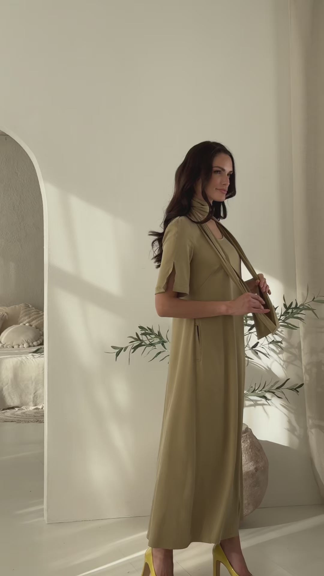 Ilga suknelė „SVAJA“ alyvuogių žalia