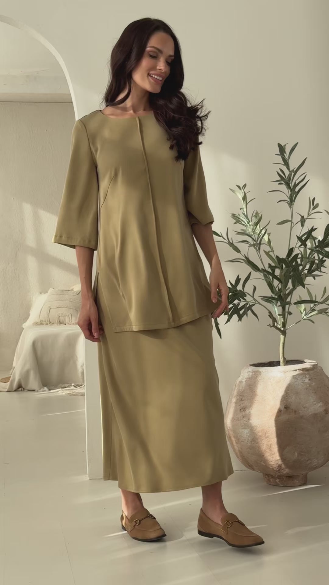 Sijonas „ATSPINDYS“ alyvuogių žalia