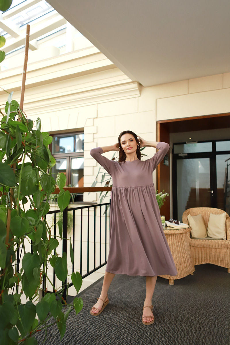 Pusilgė trikotažinė suknelė "LUVA" kavos rožinė